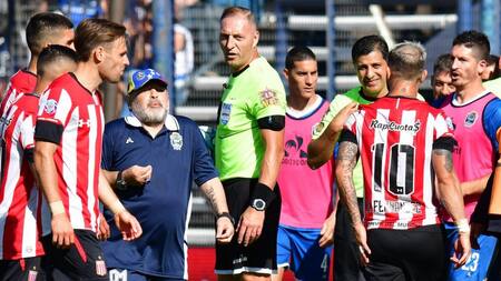 Gimnasia vs Estudiantes, Maradona