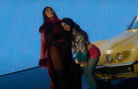 Lali Espósito y Moria Casán en el videoclip de "Quiénes son?". Foto: Captura de pantalla.