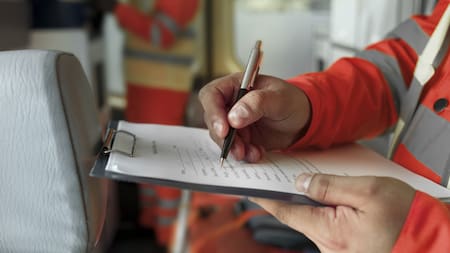 Multas que impiden la renovación de la licencia de conducir. Foto: Freepik.