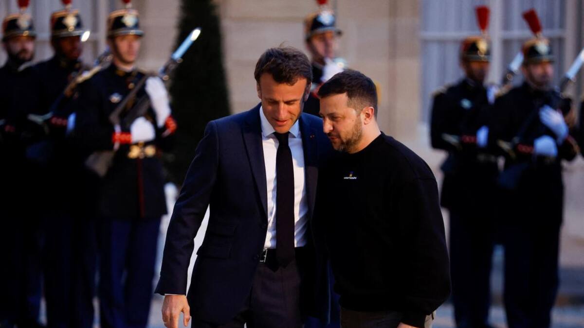 Emmanuel Macron, Volodimir Zelenski, Reuters