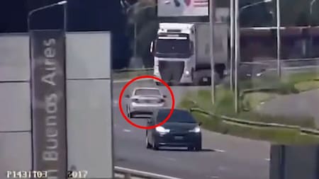 Campana: una mujer manejó a contramano en la Panamericana durante seis kilómetros y causó pánico en el tránsito