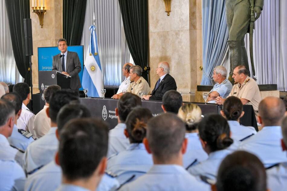 Anunciaron la rejerarquización de las Fuerzas Armadas