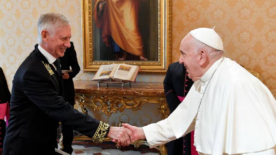 El papa Francisco y el embajador de Rusia en la Santa Sede, Iván Soltanovski. Foto: archivo Reuters