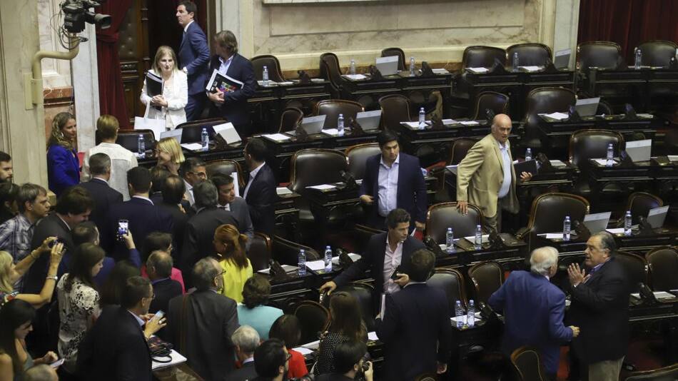 Abandono del recinto de Diputados de Juntos por el Cambio, AGENCIA NA