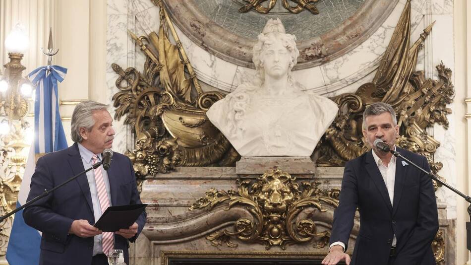 Alberto Fernández toma juramento al nuevo ministro de Desarrollo Social, Juan Zabaleta, NA