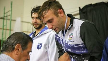 El esgrimista rosarino que vende rifas para viajar al Mundial de Budapest