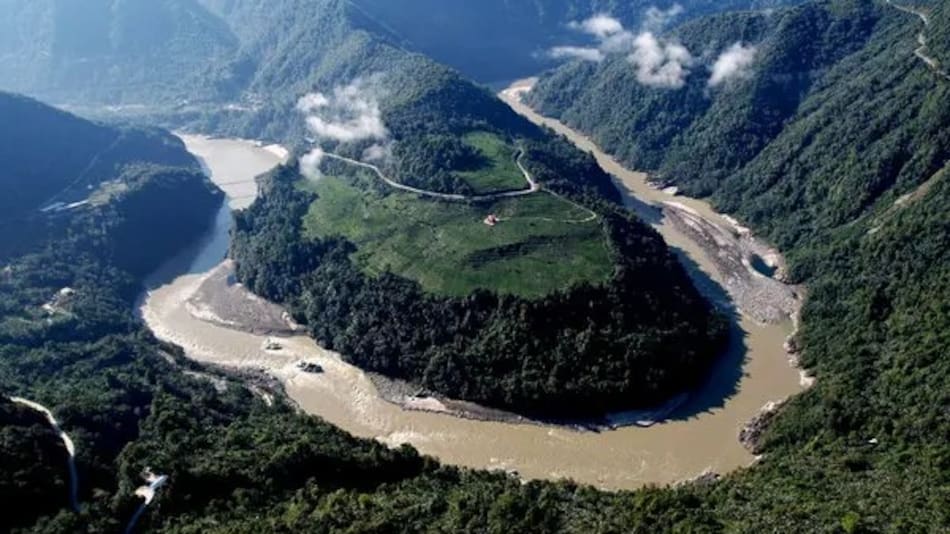 China construye la mayor presa hidroeléctrica del planeta.