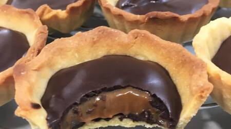 Tarteletas con chocolate y dulce de leche. Foto: El mundo Eats