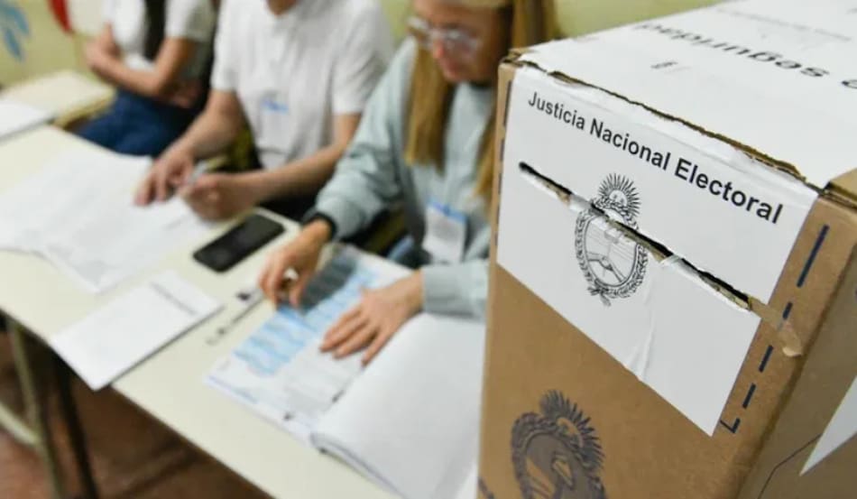 Junta Electoral convocó al gobierno por el pedido de reimpresión de boietas.