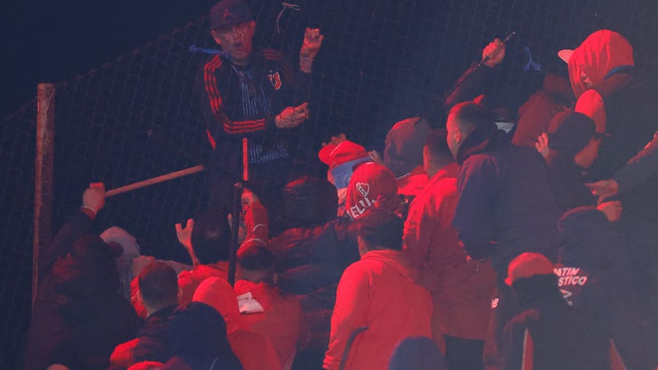 Violencia en el partido entre Independiente y U de Chile por Copa Sudamericana.