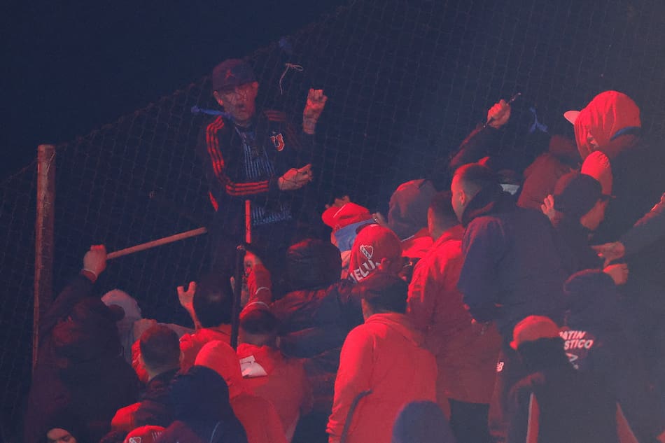 Violencia en el partido entre Independiente y U de Chile por Copa Sudamericana.