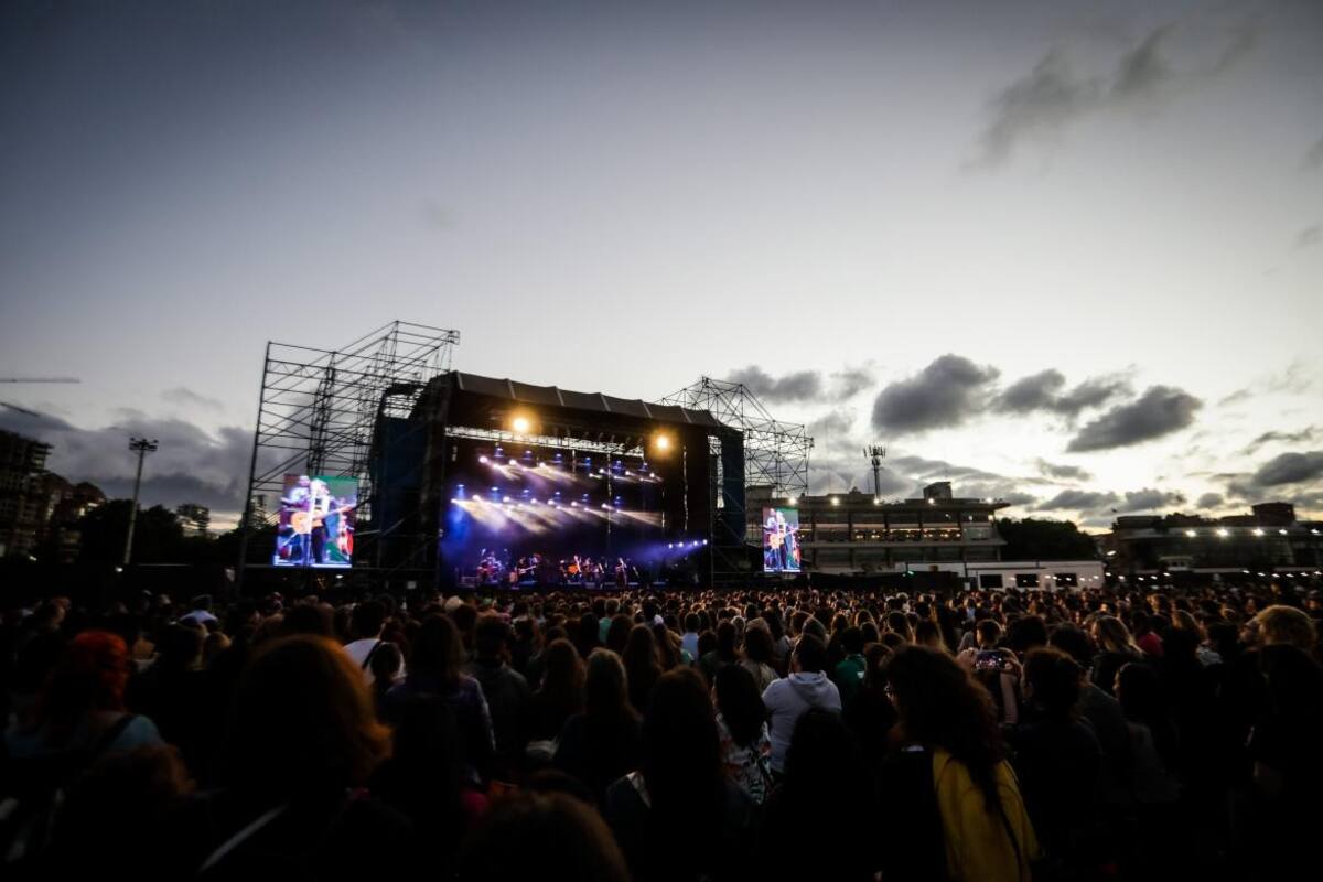 Fin de Fiesta en el Hipódromo de Palermo: la magia de Kevin Johansen, que no quedó en
