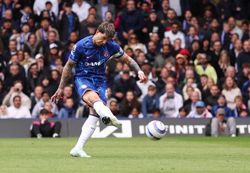 El gol de Enzo Fernández abrió el marcador en Stamford Bridge. Foto: Reuters/David Klein