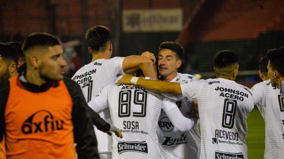 Festejo de Patronato ante Colón por la Copa Argentina. Foto: @ClubPatronatoOf.