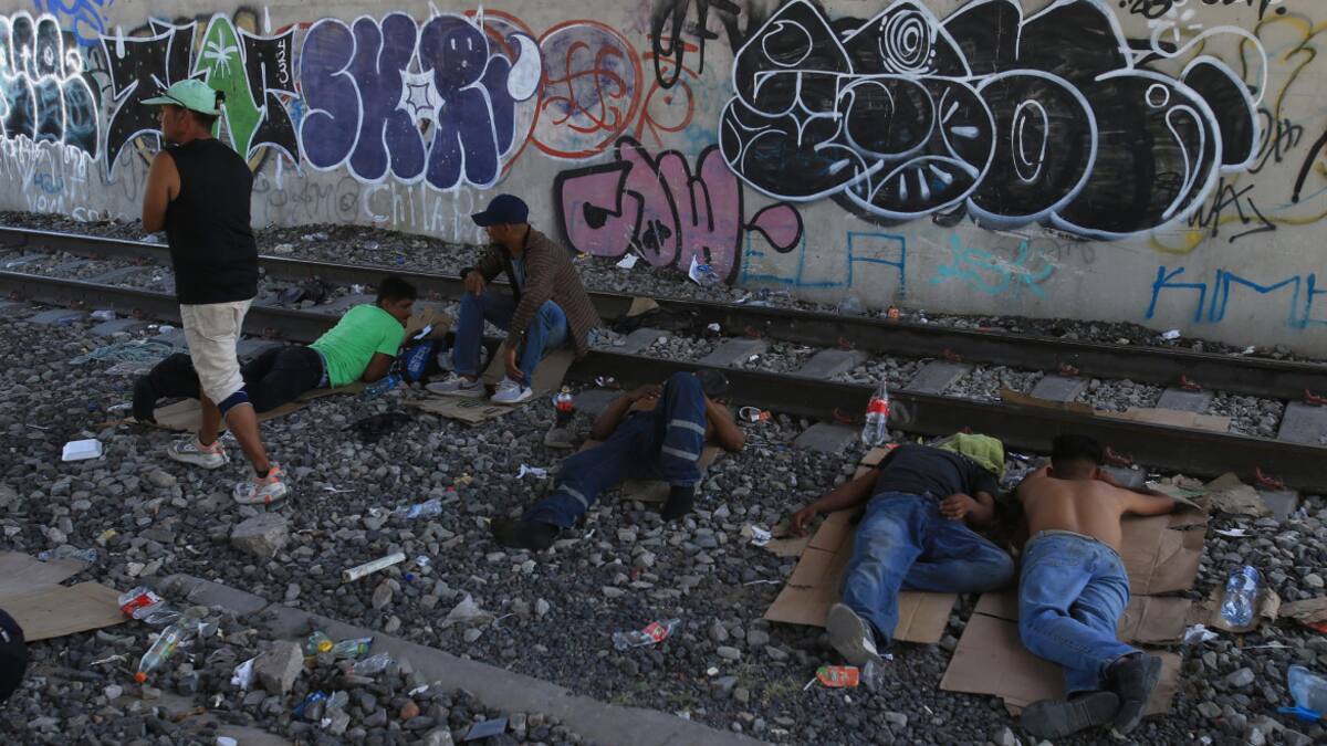 Migrantes en la frontera entre México y Estados Unidos. Foto: EFE.
