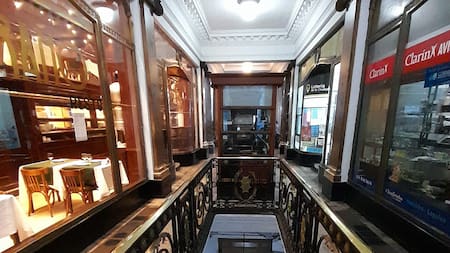 Lleva el nombre de su primer propietario y fue construido en 1878