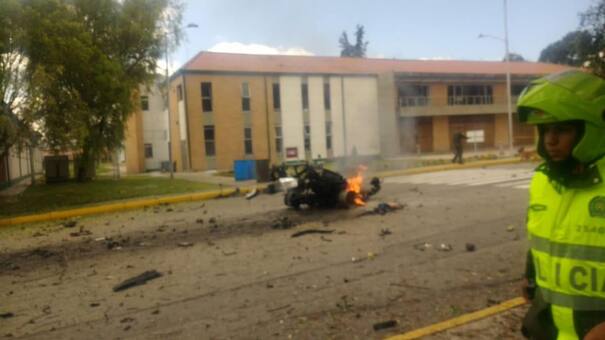 Otra vez "bombazos" en Colombia: atentado en Bogotá con coche bomba, 5 muertos