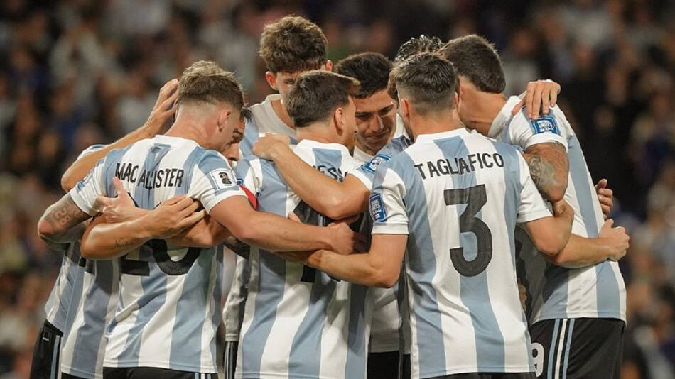 Un campeón del mundo no vuelve al fútbol argentino. Foto: Instagram @tagliafico3