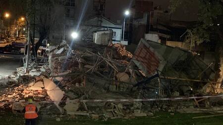 Derrumbe de edificio en colectora de General Paz