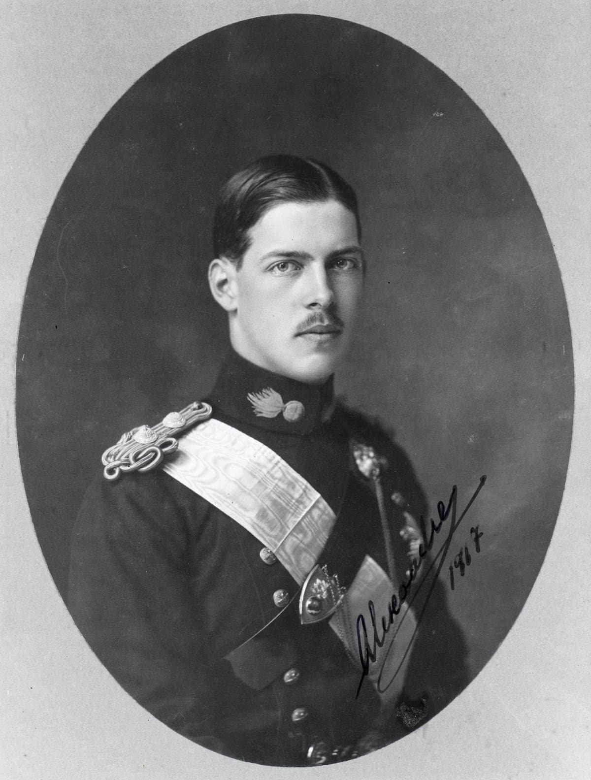 Fotografía del príncipe Alejandro en 1917.