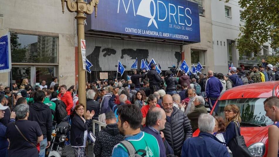 Madres de Plaza de Mayo, sede, procedimiento judicial Twitter