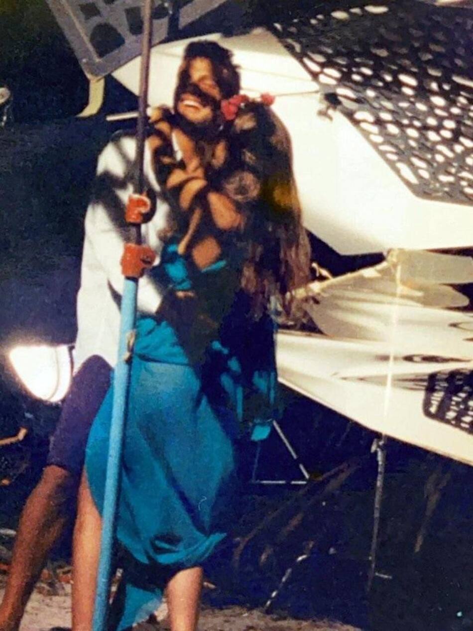 Mariana Fabbiani junto a Luis Miguel en la grabación del videoclip