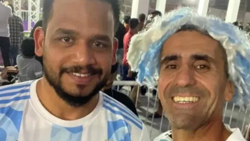Hinchas detenidos en Qatar. Foto: NA