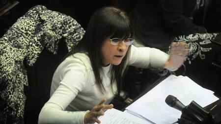 Diana Conti insultó a los gritos a diputado: “No tenés pelotas”