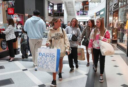 Compras en Viña Outlet Park, shopping en Viña del Mar, Chile. Foto: Reuters.
