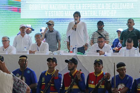 El Gobierno colombiano y el Estado Mayor Central instalarán los diálogos de paz. Foto: EFE