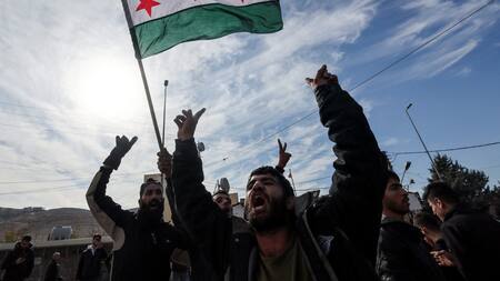 Festejos en Siria tras el derrocamiento de Al Assad. Foto: Reuters.