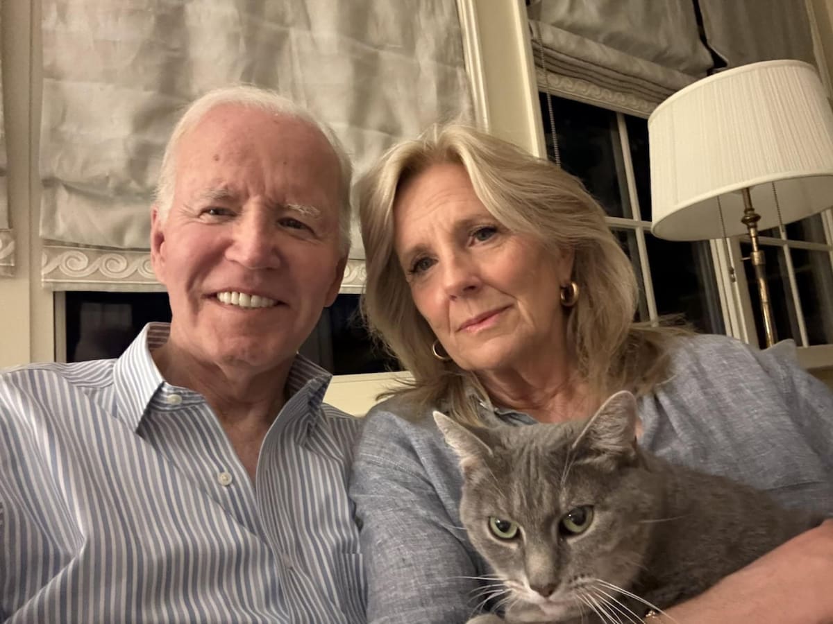 Biden comparte foto con su mujer junto a mensaje de agradecimiento por el amor y apoyo recibido. EFE