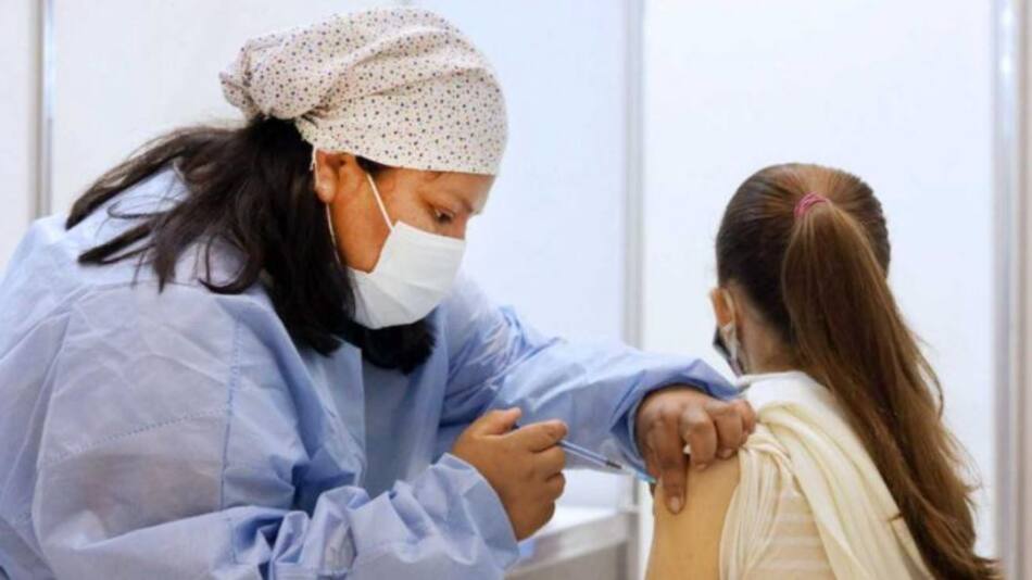 Comenzó la vacunación de adolescentes de entre 12 y 17 años sin comorbilidades