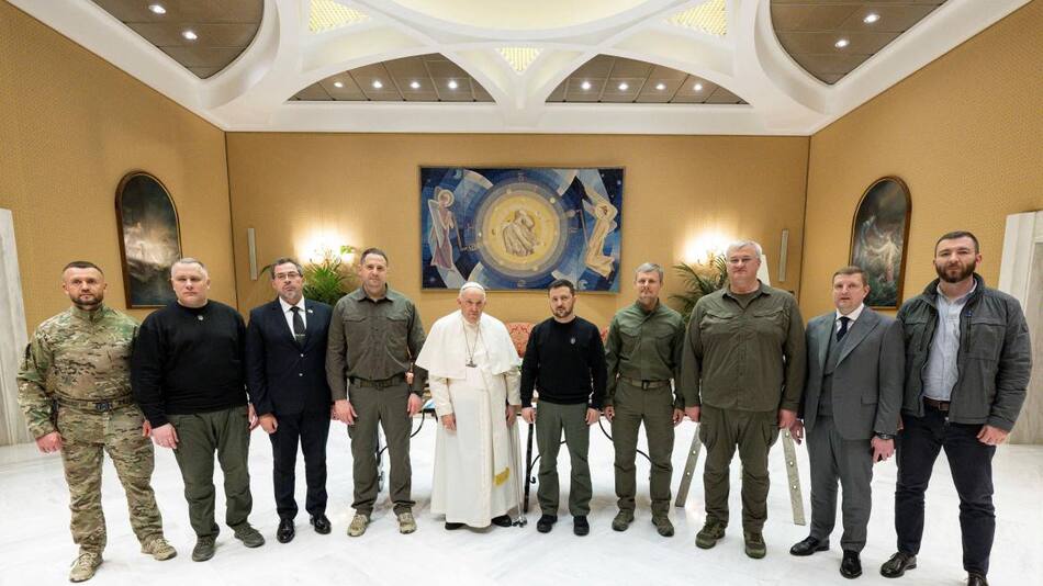 Papa Francisco y Zelenski. Foto: Reuters