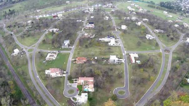 "Se volvió loco": los estremecedores audios de los vecinos del joven que mató a su padre e hirió a su familia en un country
