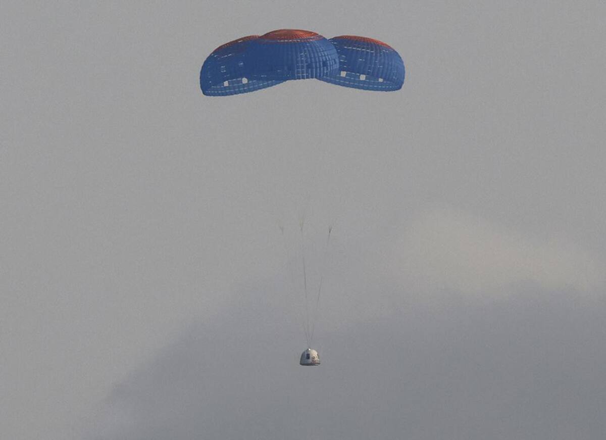 Histórico vuelo, el magnate Jeff Bezos viajó con éxito al espacio, Reuters