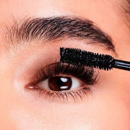 Mascara de pestañas. Foto Pinterest REVLON