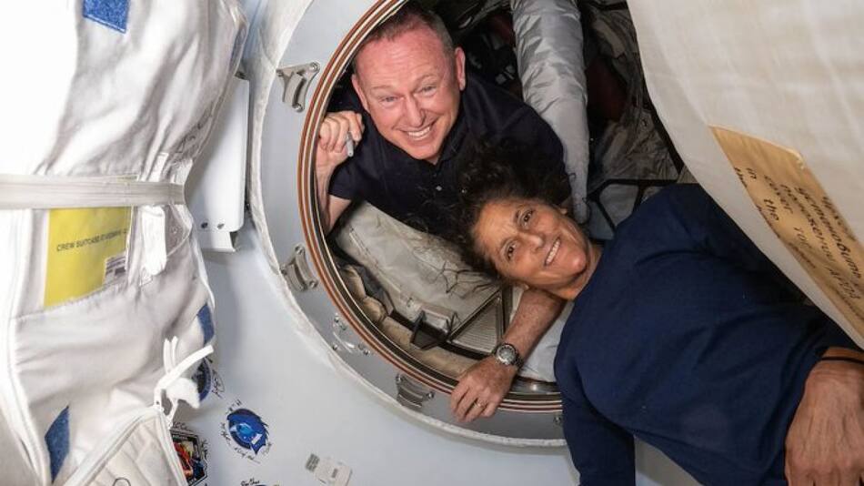 Astronautas varados en el espacio. Foto X.
