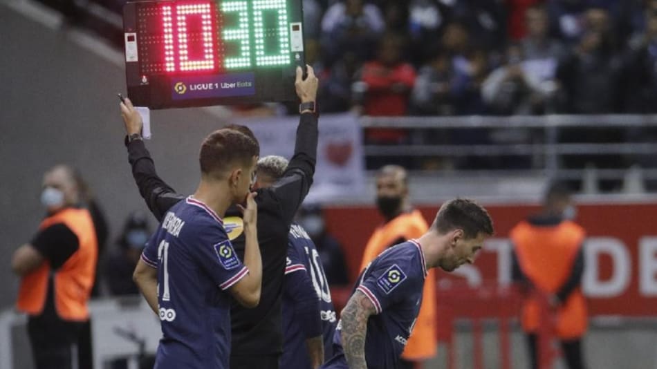 Entrada y debut de Messi en PSG, NA