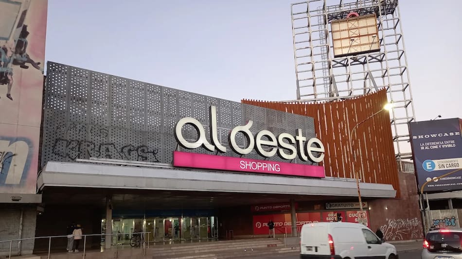 Al Oeste Shopping, Haedo.