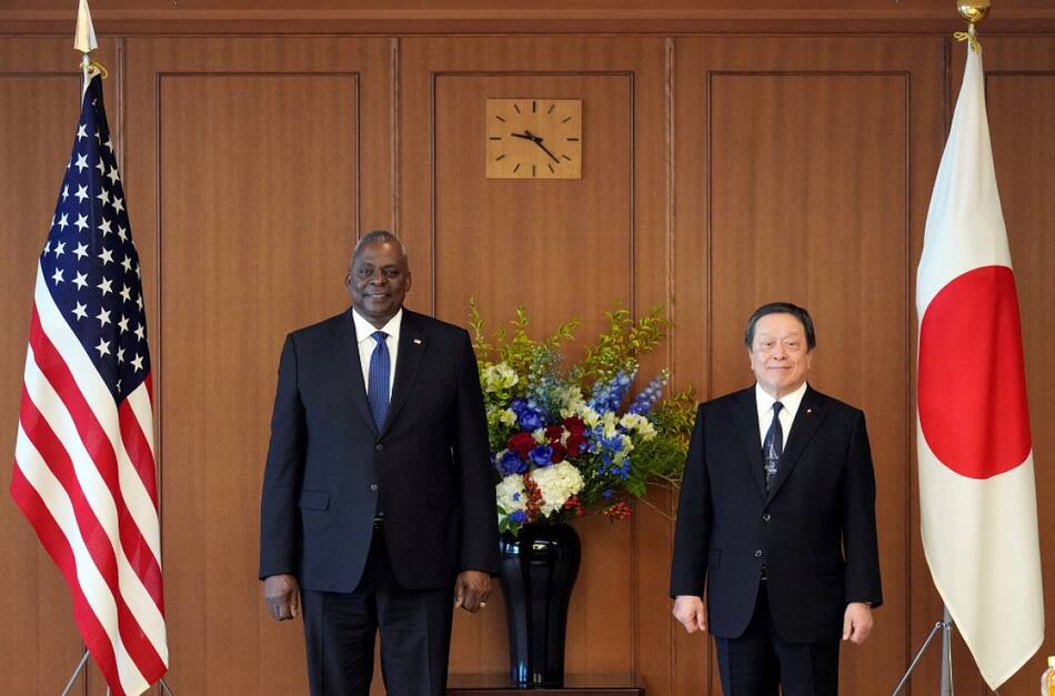 Lloyd Austin y Yasukazu Hamada. Foto: Reuters.