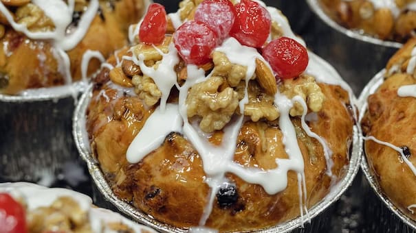 El irresistible de Navidad: cuánto cuesta el pan dulce de Las Violetas, el clásico Bar de Notable de Almagro