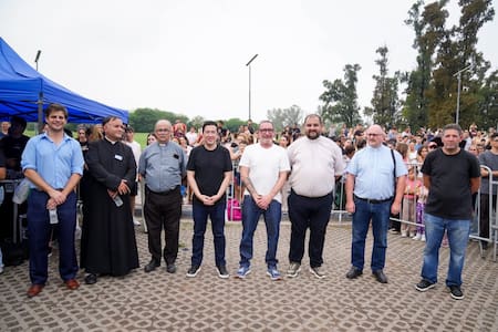 Malvinas Argentinas vivió el Vía Crucis junto a sus comunidades parroquiales