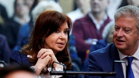 Cristina Kirchner en el banquillo de la causa Vialidad (Reuters)