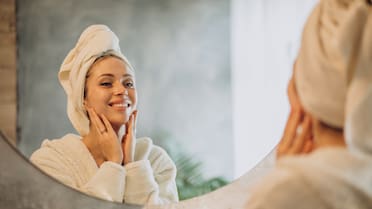 ¿Crema hidratante o protector solar?: qué va primero según los expertos en dermatología