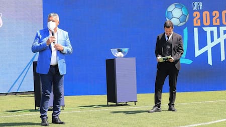 Chiqui Tapia en el sorteo de la Liga Profesional de Fútbol, Foto AFA