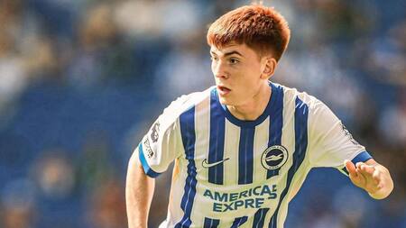 Valentín Barco; Brighton. Foto: Instagram @colo.barco.