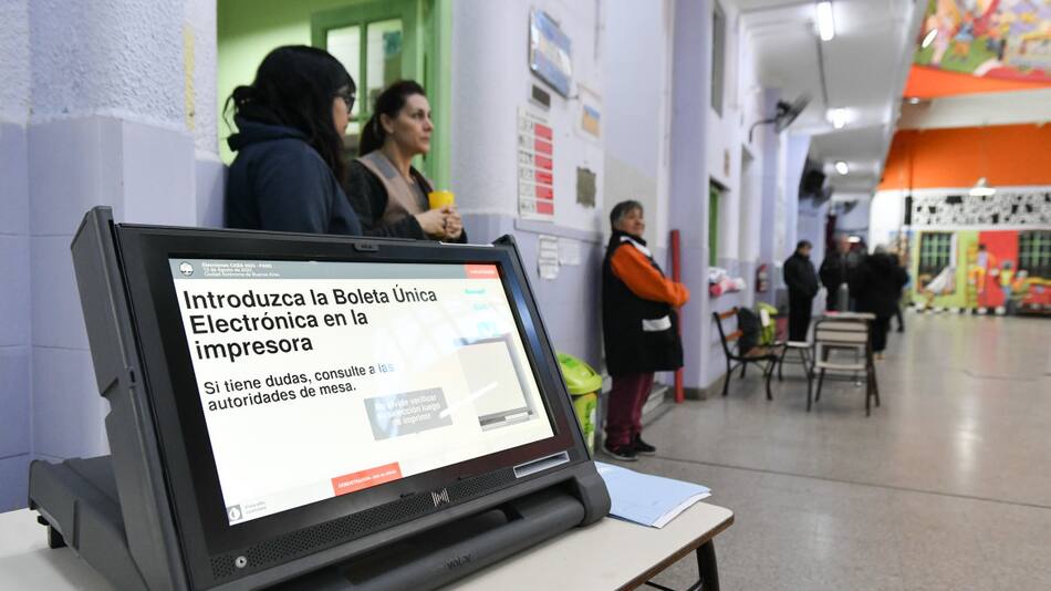Voto electrónico en la Ciudad de Buenos Aires. Foto: NA.