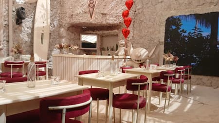 Como en el Caribe pero en Palermo: el bar con arena real y ambientación playera ideal para alejarse del ruido porteño