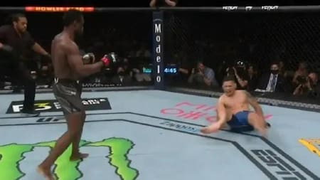 Chris Weidman sufrió una terrible fractura ante Uriah Hall en el combate del UFC 261, luchador de UFC pegó una patada y la pierna se le partió en dos